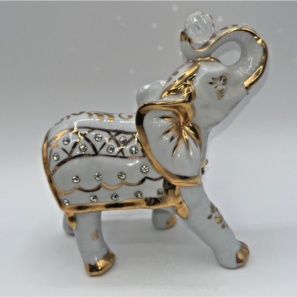 Vintage Capodimonte figurine Elephant with Big Swarovski Crystal Ball Holding - Picture 8 of 16